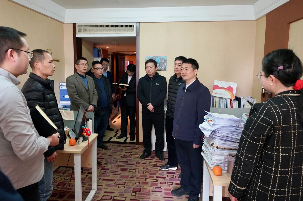 迎新春，鼓干劲，开新局！省尊龙凯时集团领导班子慰问总部干部员工